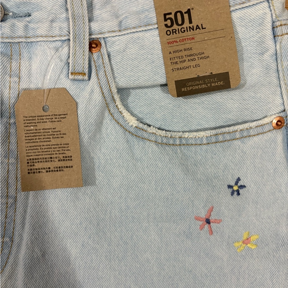 Levi's Women's Light Blue 501 Original Jeans flower embroidery 32x30